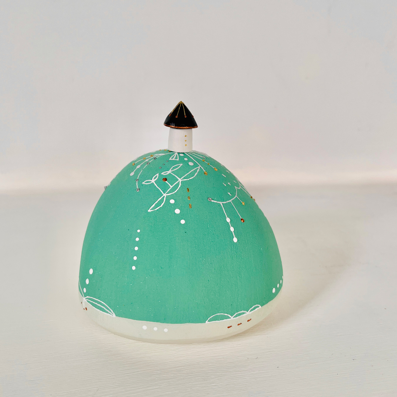 unseen figure – house – - 石粉粘土・岩絵具、アクリル絵具、顔料 by あおきさとこ | aL【アエル】