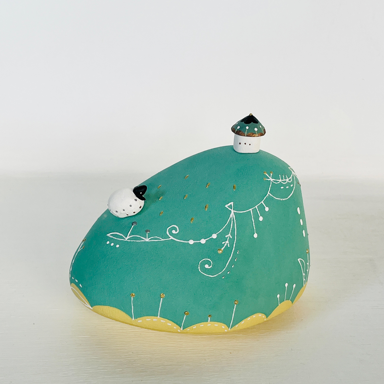 unseen figure – sheep – - 石粉粘土・岩絵具、アクリル絵具、顔料 by あおきさとこ | aL【アエル】