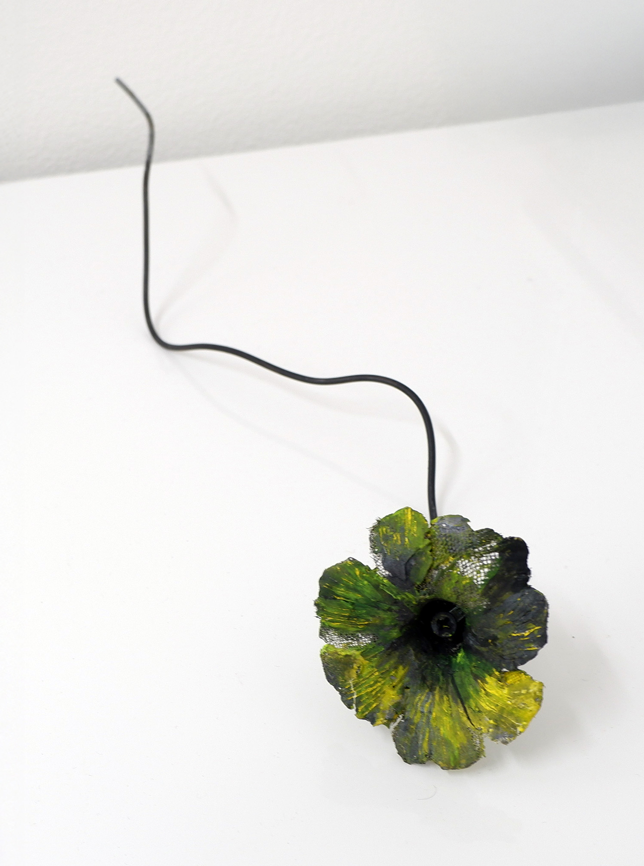 かぼちゃの花 - 流木、石粉粘土、ワイヤー、アクリル絵具、顔料 by ◯hiromi | aL【アエル】