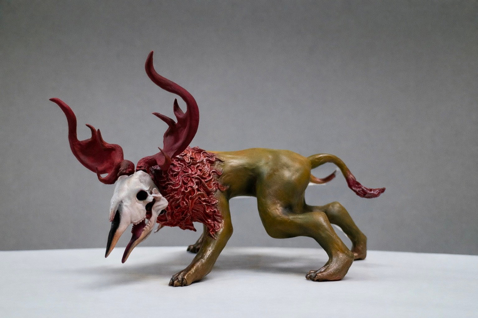 arrogance - 石粉粘土  ジェスモナイト レジン  アクリル絵具 by 辻 宣 | aL【アエル】