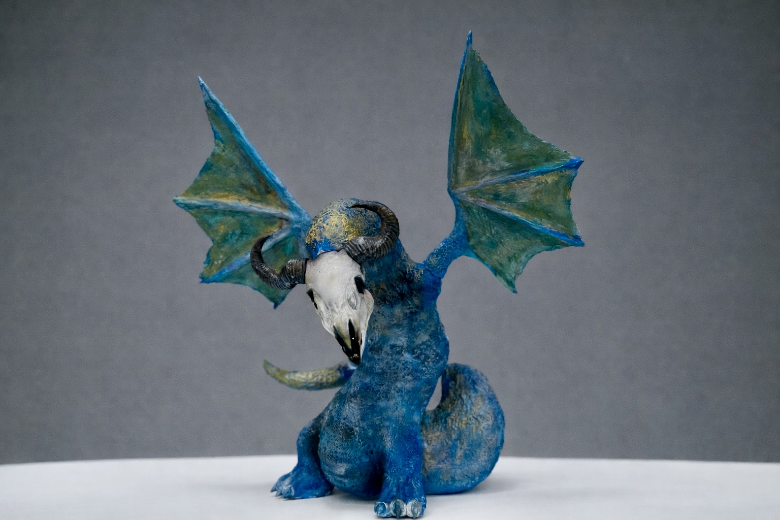 Jealousy - 石粉粘土  ジェスモナイト レジン  アクリル絵具 by 辻 宣 | aL【アエル】