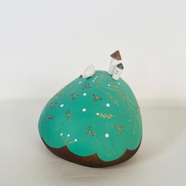 unseen figure – duckling –